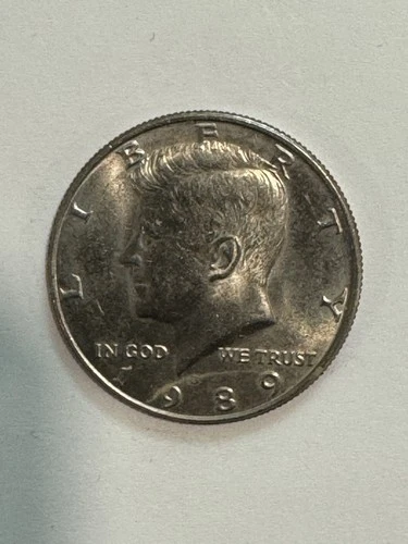 1989 P KENNEDY JFK HALF DOLLAR  - CIRCULATED -ACTUAL COIN SHOWN #31389