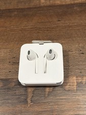 NEW Apple iPhone Lightning Wired Earpods iPhone Earbuds OEM GENUINE - FAST SHIP