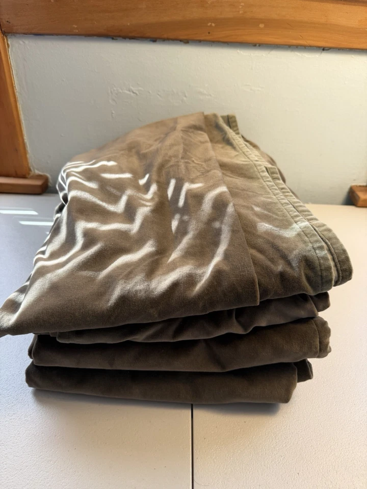 Juego de 4 cortinas de terciopelo West Elm 100 % algodón verde oliva dos 48X84 y dos 48X63 Foto 2 de 4