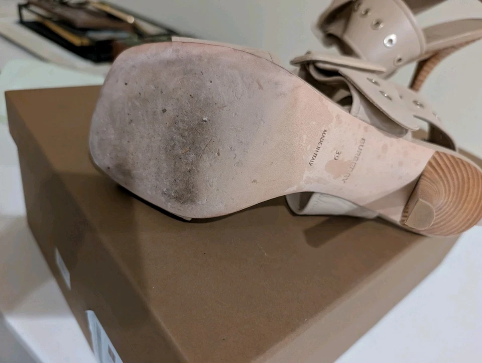 Sandalias de aguja BURBERRY Trench piel de cordero hebilla cuero cervatillo suave talla 36 Foto 4 de 4