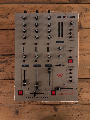 Allen And Heath DJ mixer Xone 32