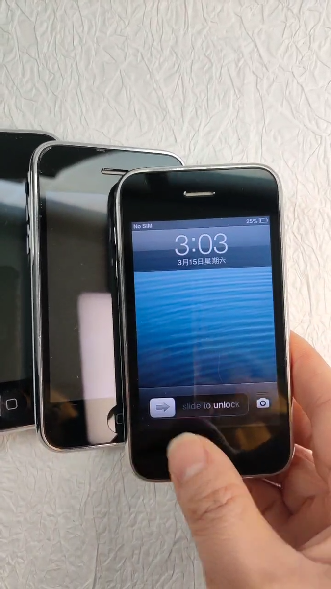 Apple iPhone 3GS 8GB 16GB 32GB Black White Unlocked