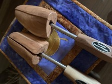 Johnston and Murphy Shoe Stretchers, Cedar Shoe Trees, Size 6, Set of 2