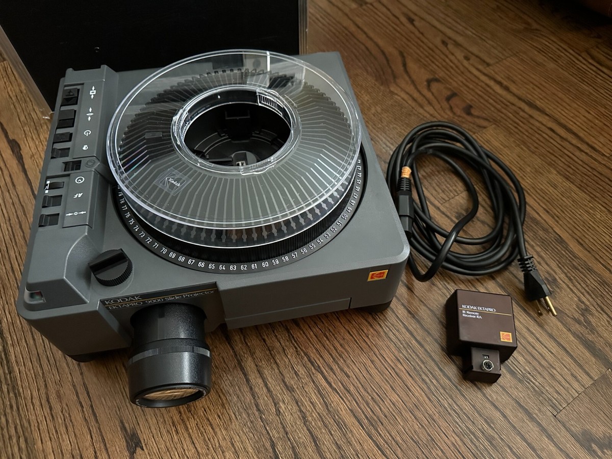 Kodak Ektapro 9000 Slide Projector with Carrying Case Tested