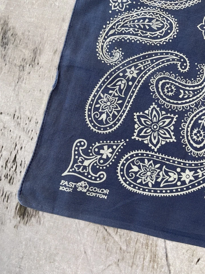 Bandana de elefante de colección de los años 40 color rápido azul trompa cachemira hecha en EE. UU. desvanecimiento Foto 2 de 4