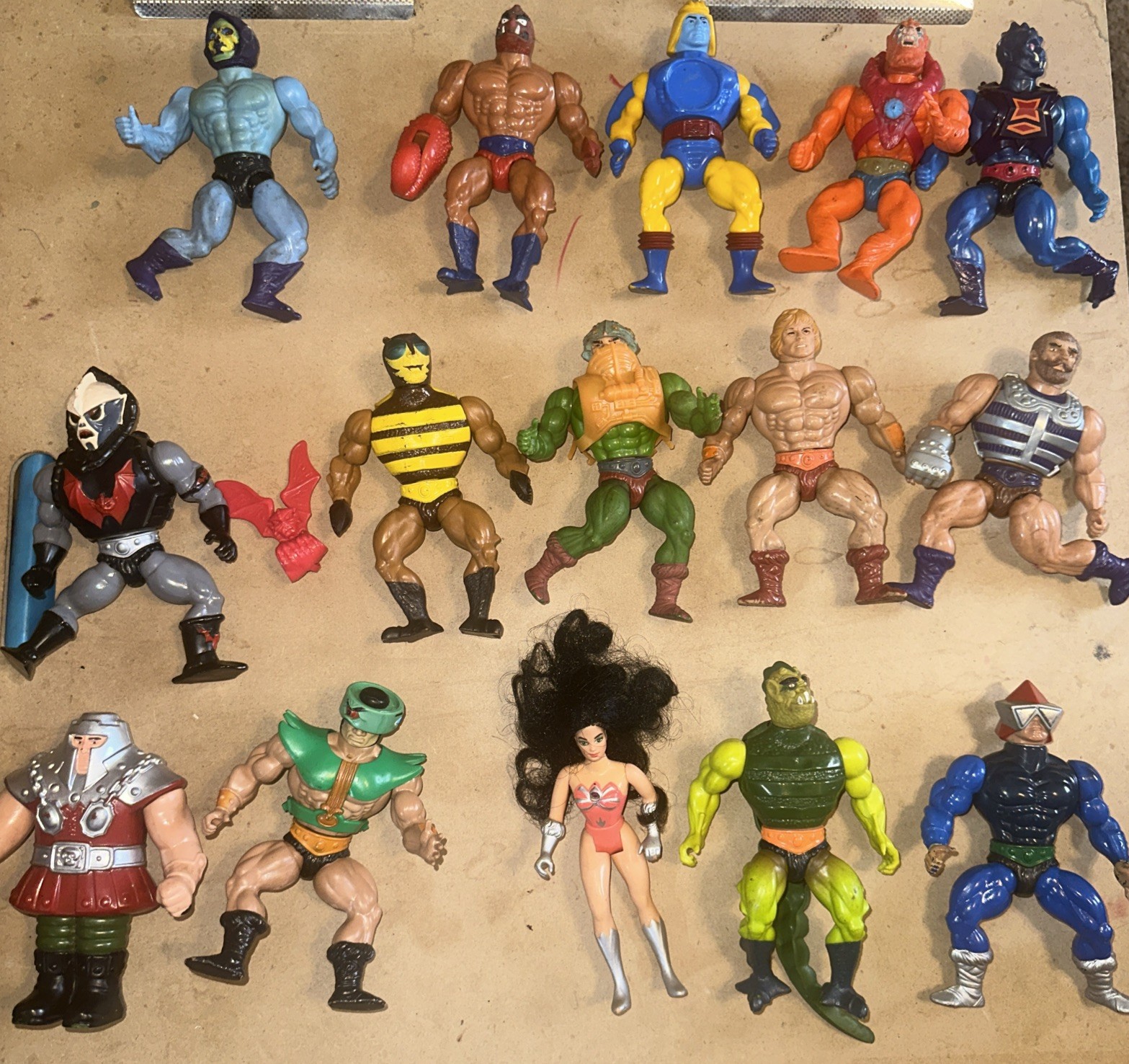 Masters of the Universe Lot of  15 Vintage Action Figures Weapons Accessories