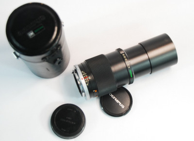 Olympus OM-System Objektiv F. Zuiko   Auto-T   1:5   f=200mm Teleobjektiv