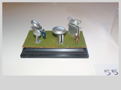 N Scale Art in the Park Diorama #1 w/ Figures Model Train Layout Scenery #5596 - Picture 4 of 6