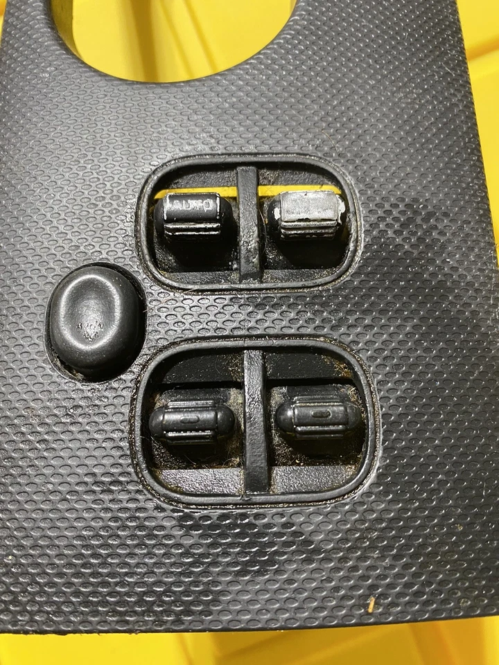 2005 - 2007 吉普自由人中心控制台变速器换挡板边框装饰 KC09XZAAC — 第 3/4 张图片