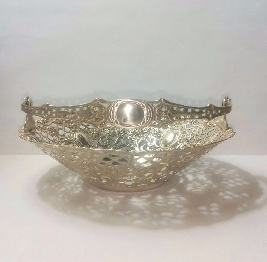 Antigua cesta de celosía rococó Repousse, tiene un sello de plata 800 Cheru para niños Foto 2 de 4