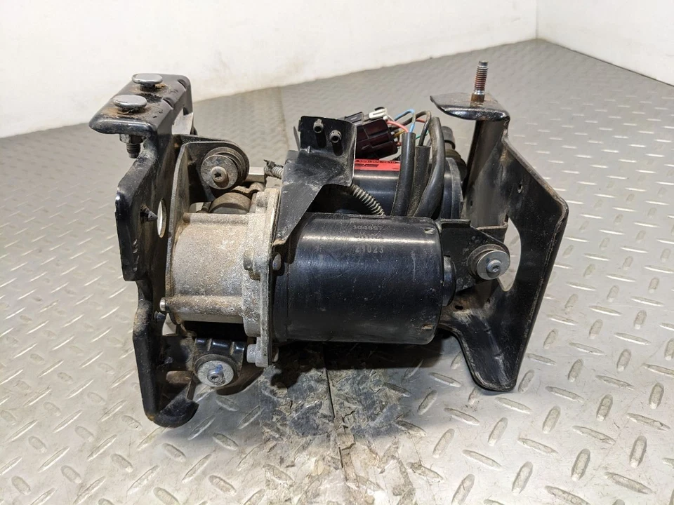 OEM 07-19 GMC Yukon Suburban Escalade Avalanche Air Suspension 1163126 - Image 2 of 4