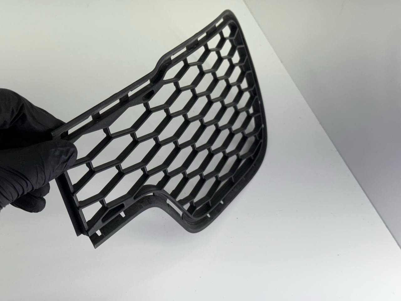 2014-17 Maserati Ghibli Front Left Bumper Lower Grille Bezel Cover  440