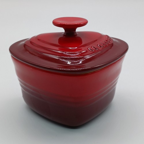 Le Creuset Heart Ramekin with Lid Single Serving for Casserole Desserts - Picture 4 of 12