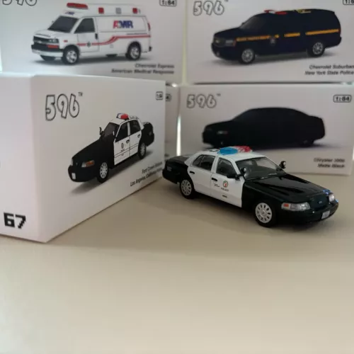 596 Model 1:64 Ford CV CROWN VICTORIA LAPD Police Model Diecast Metal Car - Picture 2 of 6