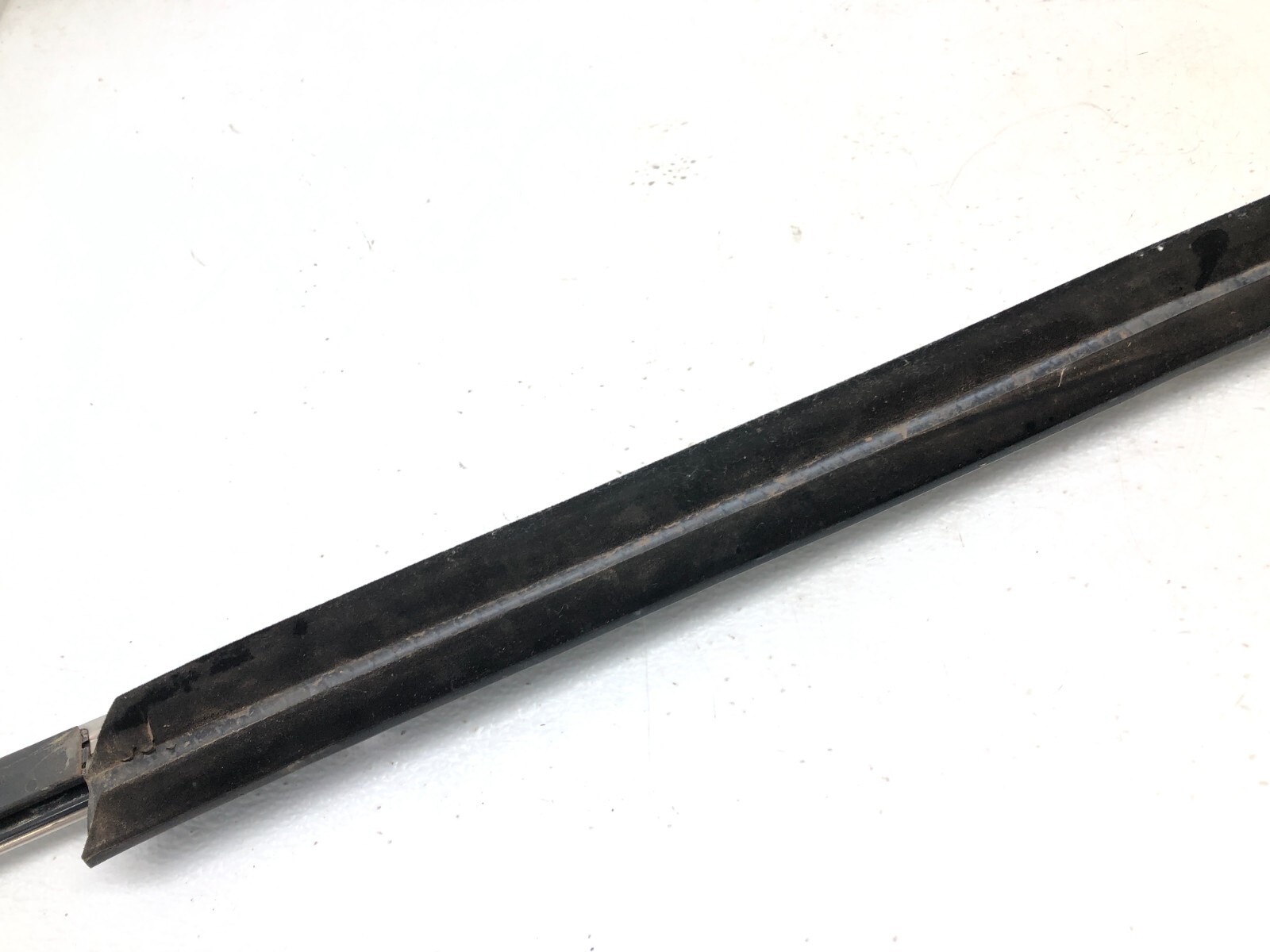 2014-2018 BENTLEY FLYING SPUR RIGHT PASS REAR DOOR WINDOW BELT MOLDING TRIM OEM