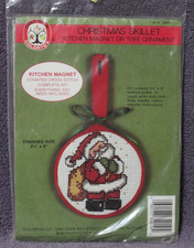 SANTA CHRISTMAS SKILLET cross stitch kit KITCHEN MAGNET Colortex 1990 NIP