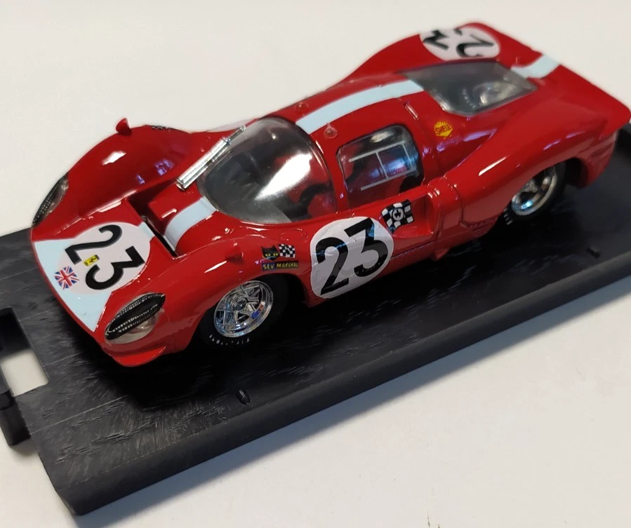 BRUMM SERIE SPECIAL 1:43 AUTO DIE CAST FERRARI 330 P4 HP 450 1967 ROSSO S016 - Immagine 2 di 4