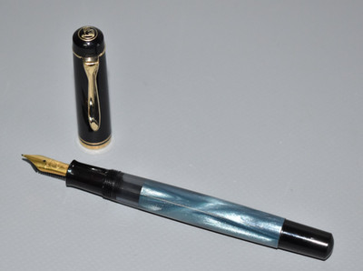 Pelikan M200 ''M'' Kolbenfüller blau-marmoriert vintage top Zustand Fach #B3