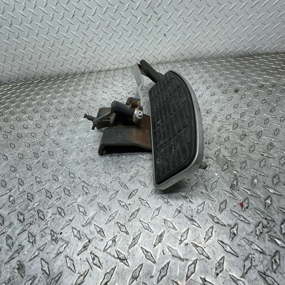 Suzuki Boulevard C50 VL800 2012 conductor piso derecho con pedal de freno Foto 2 de 4