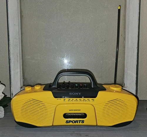 Vtg Sony Sports Boombox Water Resistant Model CFS-902 Looks New With Power Cord