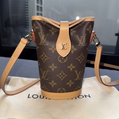 Authentic Louis Vuitton Fold Me Pouch Monogram