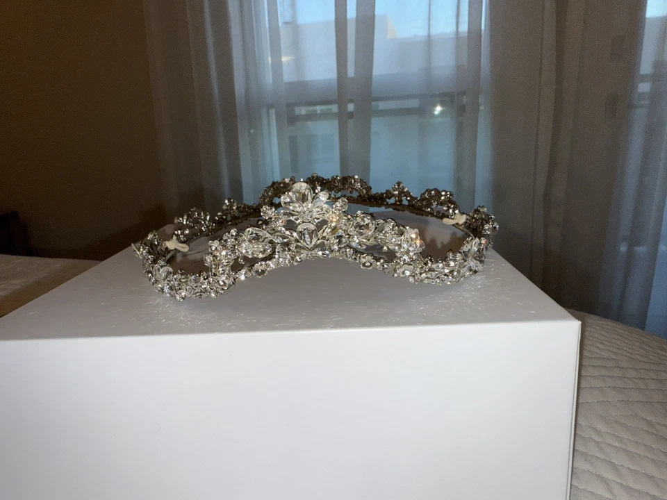 Tocado CORONA COMPLETA MARIA ELENA Foto 2 de 4