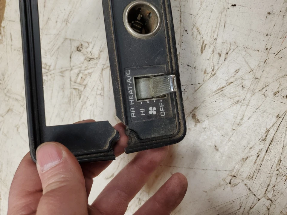 Heater A/C Climate Control Dash Bezel 82-93 DODGE RAM VAN B150 B250 B350 (A224) — 第 2/3 张图片