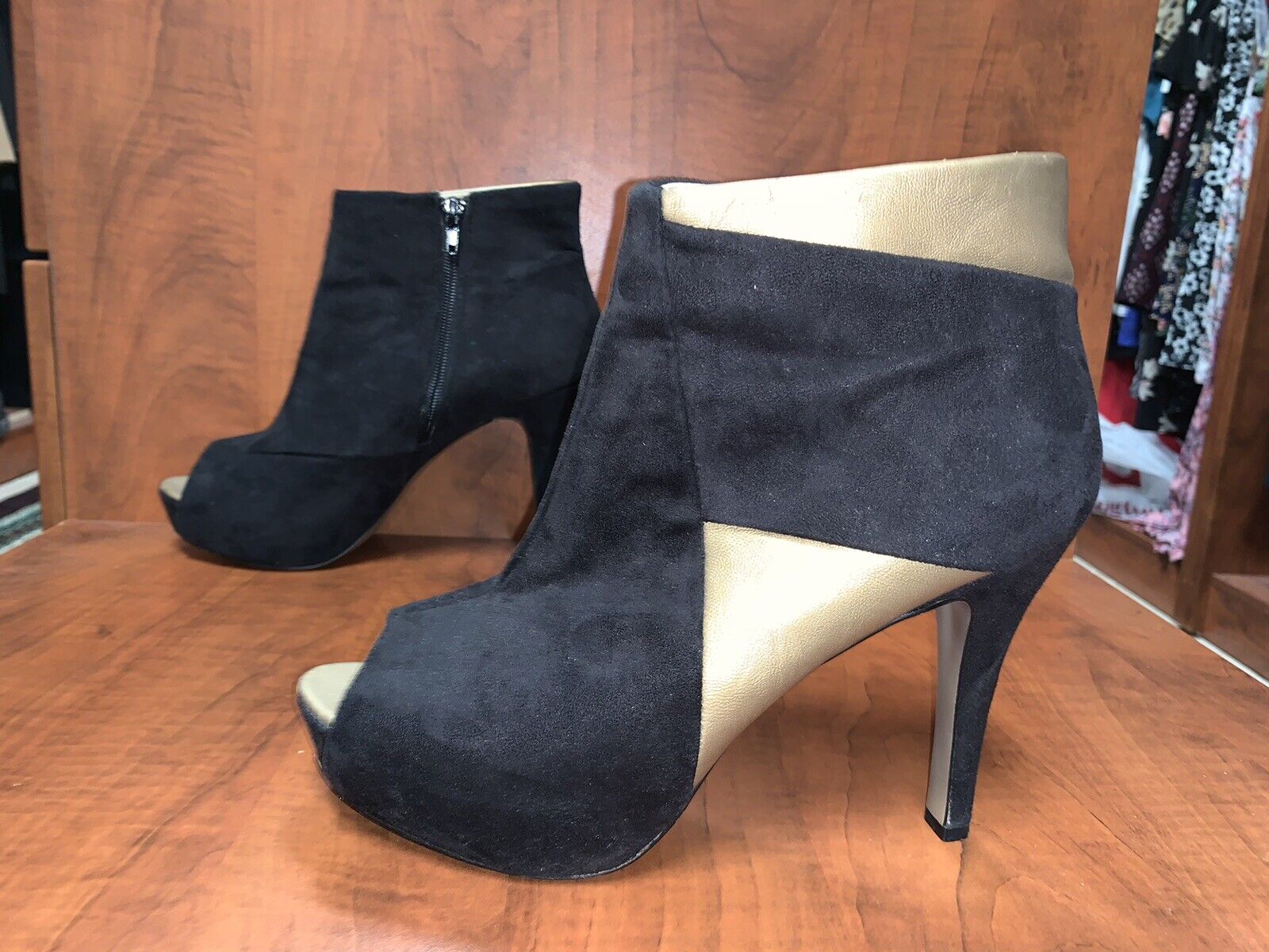 Shoedazzle Booties Open Toe Gold And Black Ankle … - image 2
