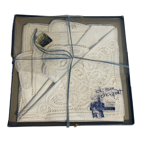 Mantel Brussells Bélgica Encaje Diane Dergent 34" X 34" + 4 Servilletas De Colección - Imagen 14 de 15