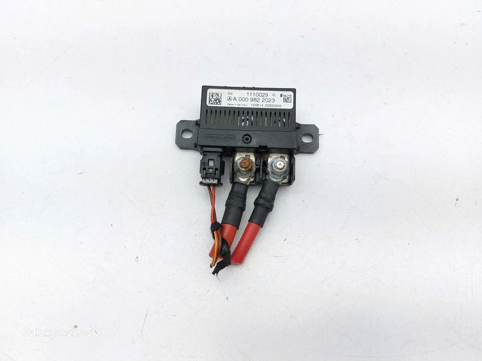MERCEDES BENZ A CLASS W176 2.1 DIESEL BATTERY RELAY MODULE UNIT A0009822023 2014 - Image 2 of 4