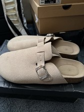 Beige Suede Clog, Size 9, UGG