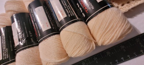 VTG Red Heart Coats & Clark 100% Wool Yarn Lot With Original Box & Accessories. - Picture 9 of 13