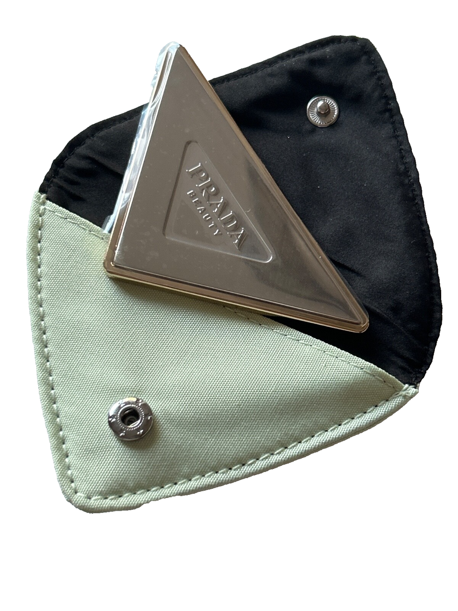 イヤホン PRADA Near Mint Leather Earphone Case PRADA Near Mint Leather Earphone Case