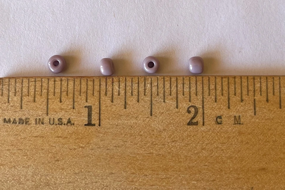 180 cuentas de cuervo vintage ORQUÍDEA LAVANDA PÚRPURA cuentas de vidrio semilla grande 3 mm x 4,5 mm Foto 3 de 3