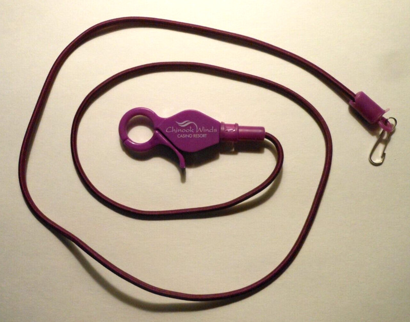 CASINO SLOT CARD BUNGEE CORD, LEASH "CHINOOK WINDS RESORT" LINCOLN CITY, OREGON