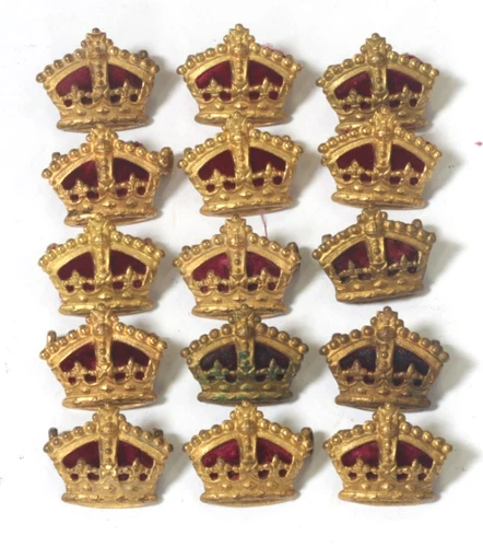 15 WW2 British Officers Insignia Crown Pips Rank Badges Red fabric & gilt metal