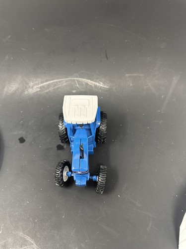 Vintage Ertl 1:32 Scale Ford TW-5 Tractor - Picture 6 of 6