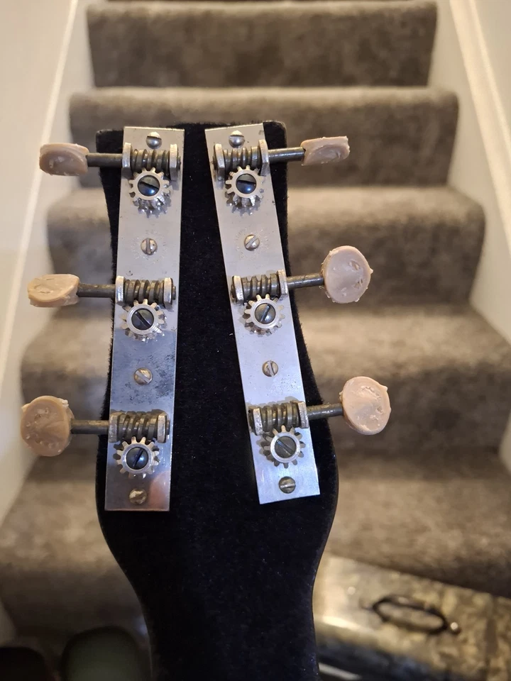 Guitarra eléctrica Oahu años 40 Lap Steel con amplificador a juego Foto 4 de 4