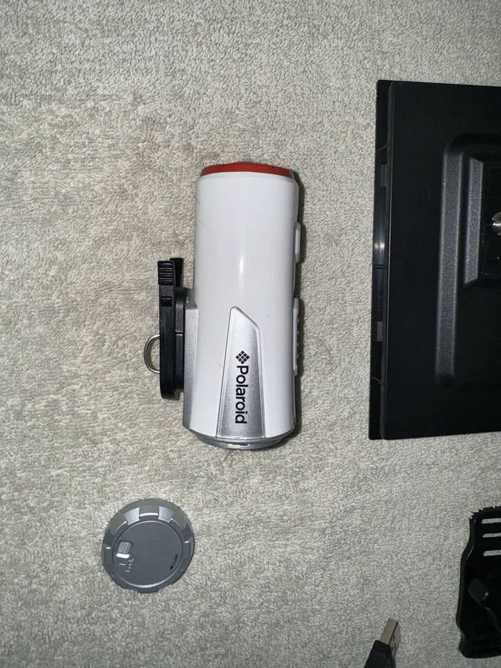 Polaroid XS100 Extreme Edition HD 1080p 16MP Waterproof Sports Video Camera - Image 2 of 4