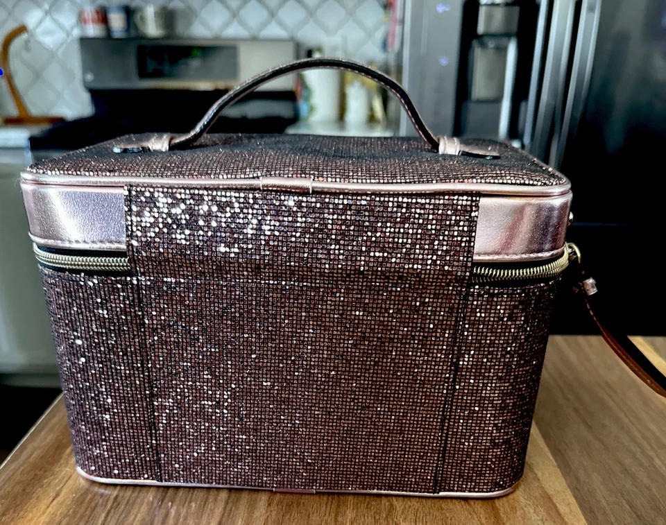 NUEVO SIN ETIQUETAS RARO Estuche Tren Pasarela Brillo Victoria’s Secret Edición Limitada Oro Rosa Foto 4 de 4