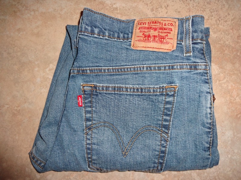 Levi's 550 Classic Relaxed Boot Cut Women's Blue Jeans 10M Blue Denim