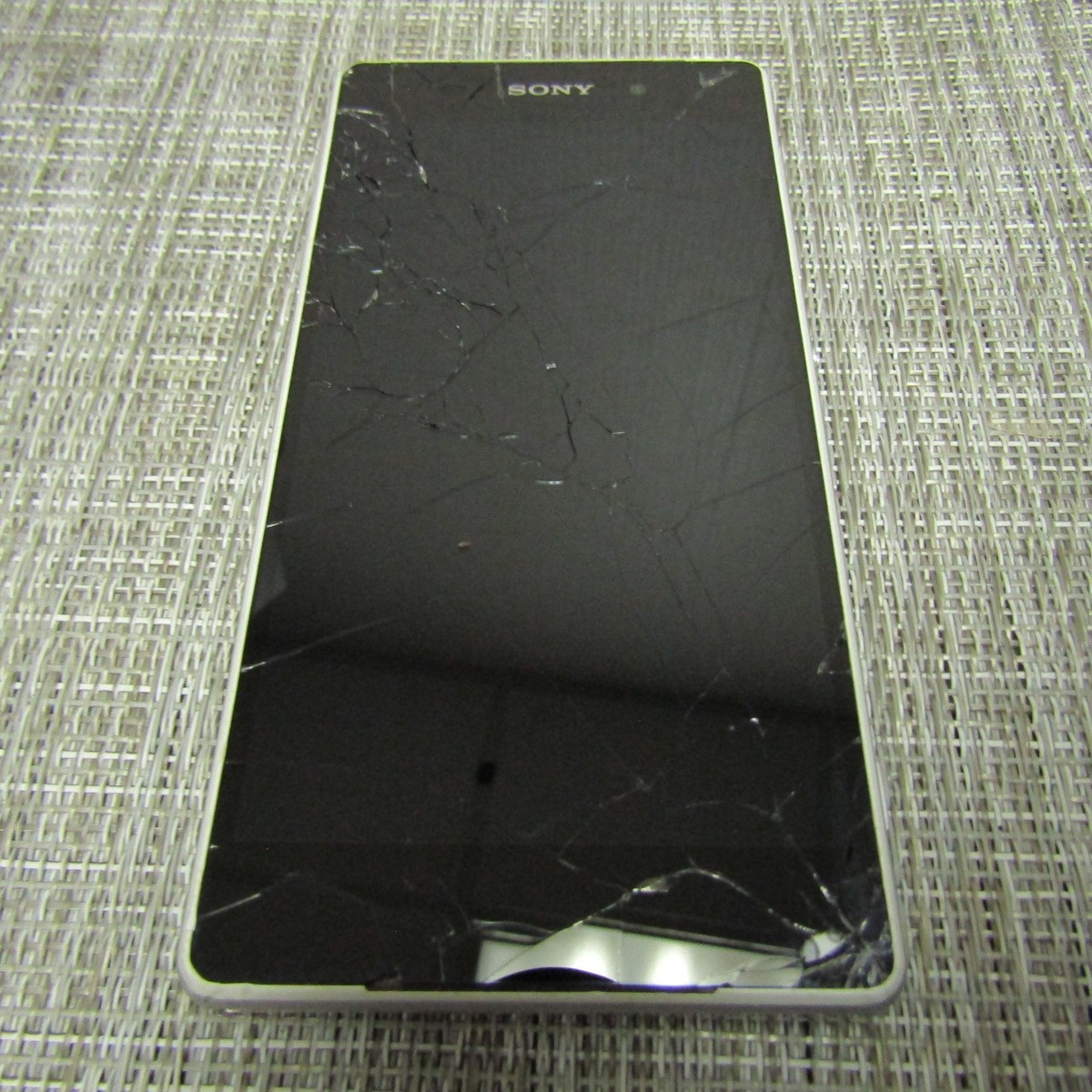 SONY XPERIA Z2 (UNKNOWN CARRIER) CLEAN ESN, WORKS, PLEASE READ
