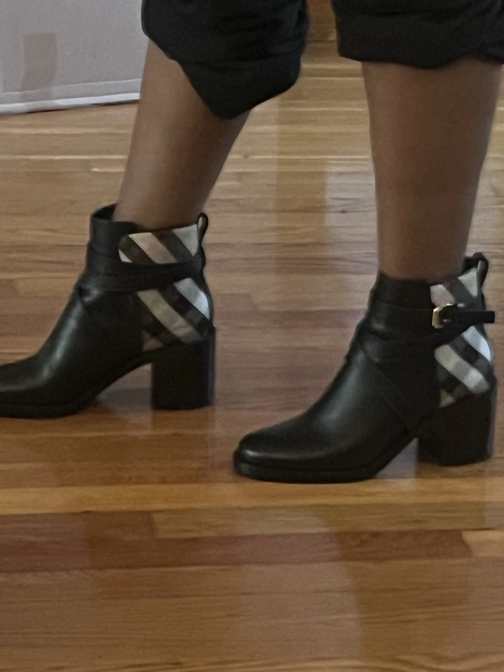 Подлинный BURBERRY женщин черный новый PRYLE проверить кожи ботильоны 9 США 39 ЕС - Изображение 3 из 3