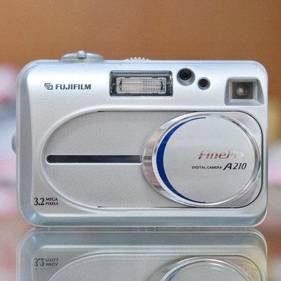 Fujifilm FinePix A210 Compact Digital Camera Tested Working Seller Japan