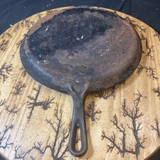 Unmarked Wagner 11 1/4 inch Cast Iron Skillet Griddle Made in USA