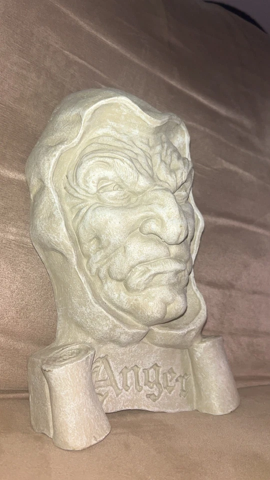 Design Toscano 7 Deadly Cardinal Sins Preguiça e Raiva J.Lester Halloween - Imagem 2 de 4