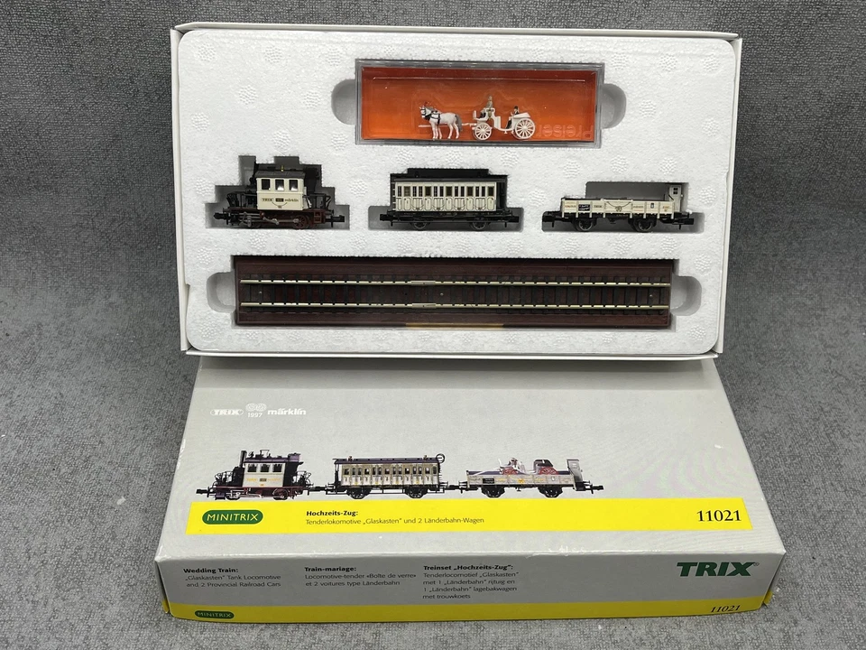 Spur N MINITRIX Zug-Set "Hochzeits-Zug" mit Glaskasten K.Bay.Sts.B.  11021  OVP