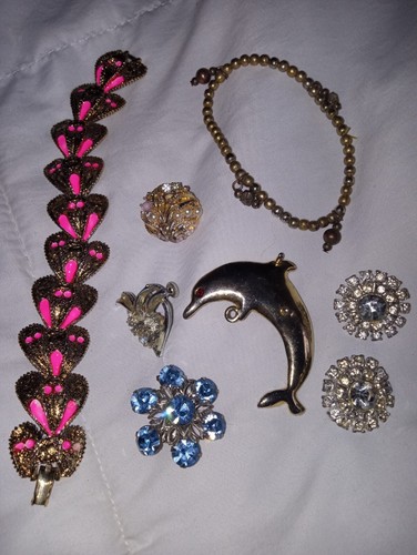 Miscellaneous Lot Of Jewelry Items project