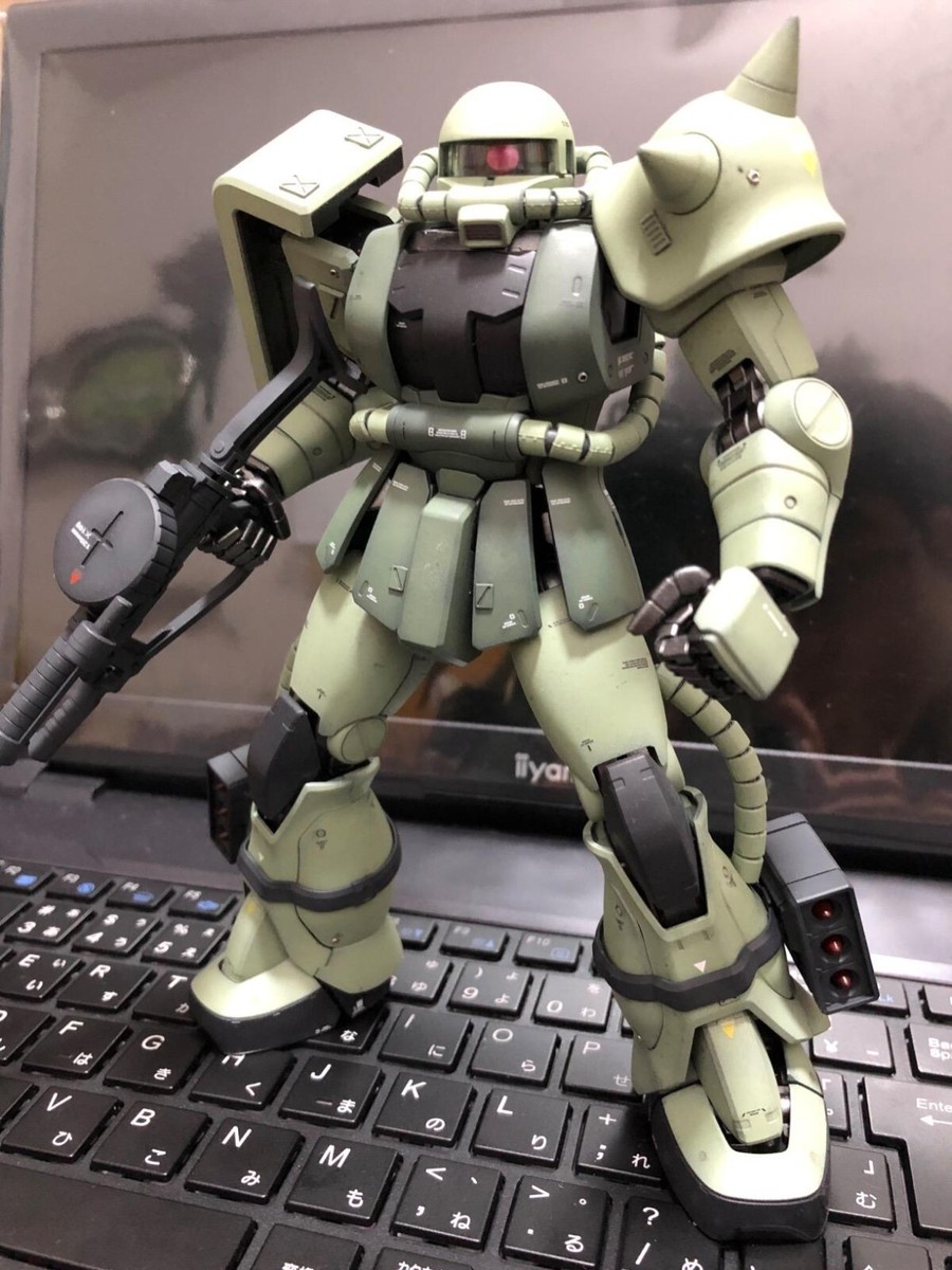 MG Mobile Suit Gundam 1/100 MS-06J Zaku II Ver.2.0 Plastic MG Mobile Suit Gundam 1/100 MS-06J Zaku II Ver.2.0 Plastic