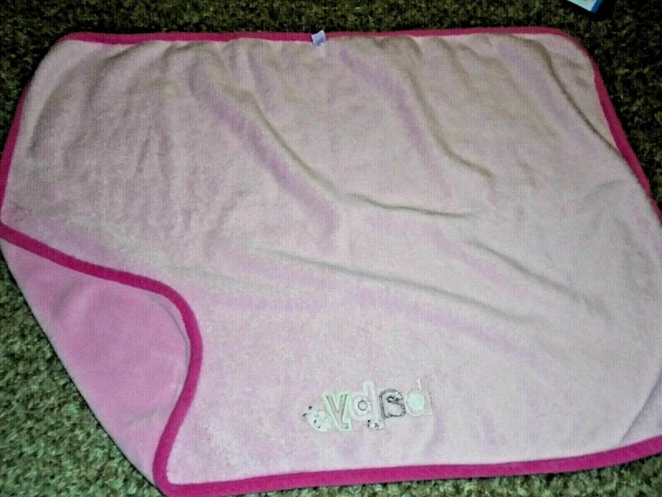 Cobertor de berço de pelúcia rosa joaninha floral bebê Just One Year 7P Carter's - Imagem 3 de 4